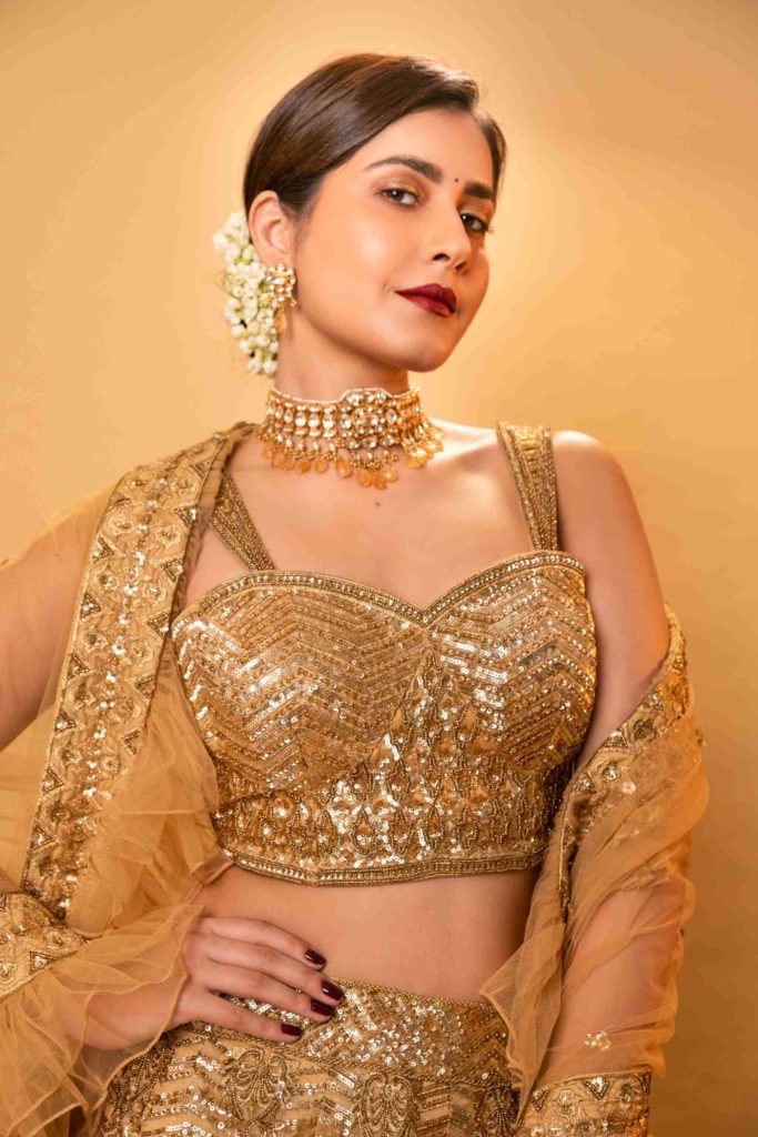 Raasikhanna Beautiful Pics
